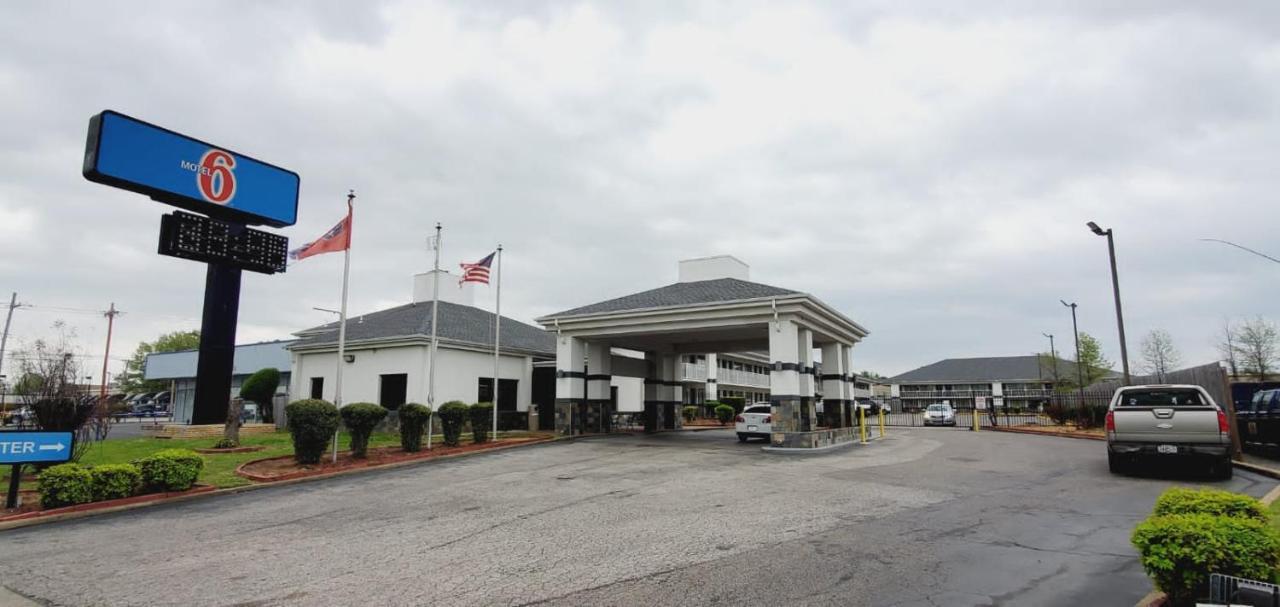 Hotel 6-memphis, Tn - Graceland
