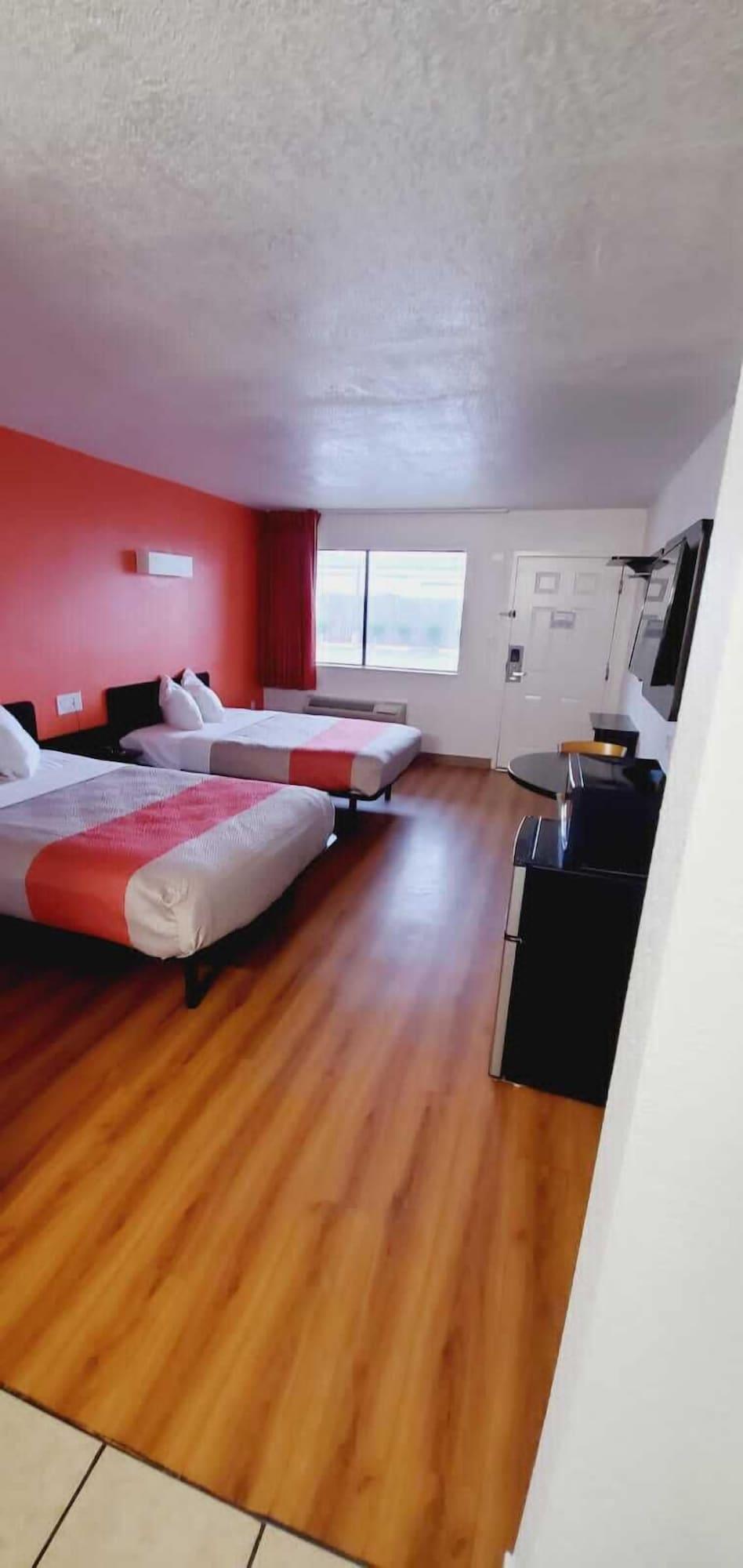 6-memphis, Tn - Graceland 2*